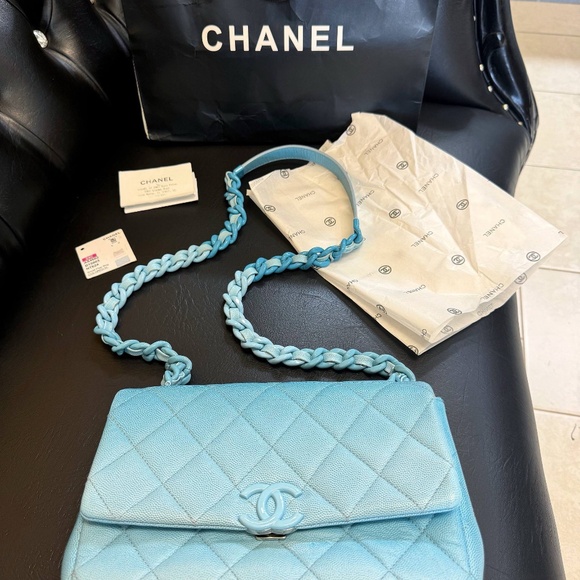 CHANEL My Everything Gradient Blue Ombre Shaded Quilted Caviar Medium Flap Bag - Picture 11 of 16